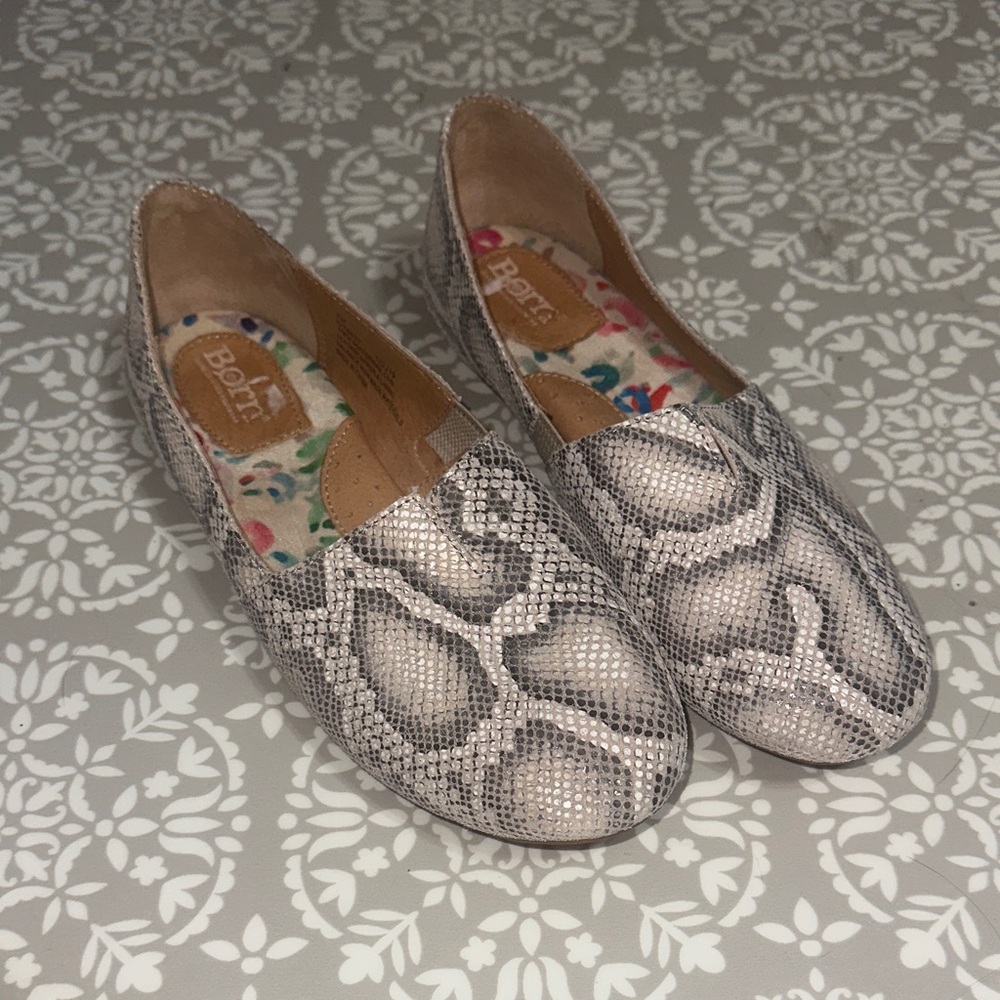 Born Women's Leather Snakeskin Pattern Loafers - Black and Gray